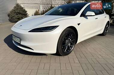 Седан Tesla Model 3 2023 в 