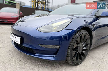 Седан Tesla Model 3 2021 в Виннице