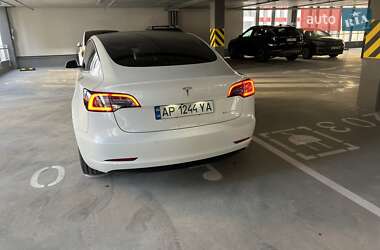 Седан Tesla Model 3 2021 в Киеве