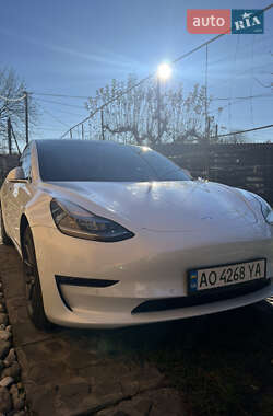 Седан Tesla Model 3 2019 в Ужгороде