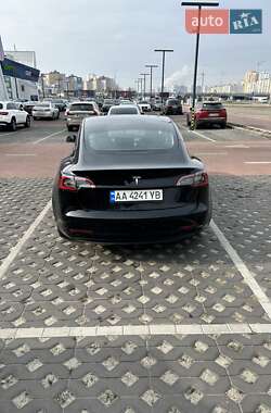 Седан Tesla Model 3 2018 в 