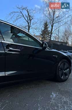 Седан Tesla Model 3 2019 в Львове