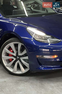 Седан Tesla Model 3 2018 в 