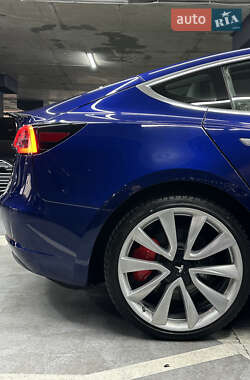 Седан Tesla Model 3 2018 в 