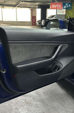 Седан Tesla Model 3 2018 в 