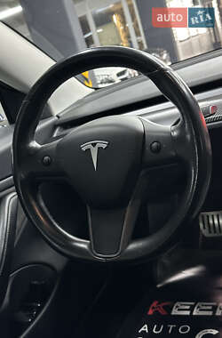 Седан Tesla Model 3 2018 в 
