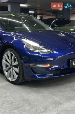 Седан Tesla Model 3 2018 в 