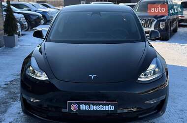 Седан Tesla Model 3 2022 в Ровно