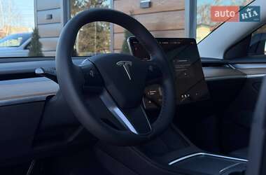 Седан Tesla Model 3 2022 в Ровно