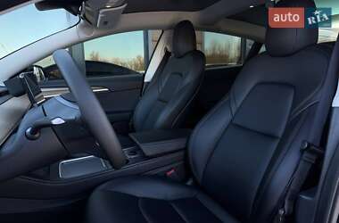 Седан Tesla Model 3 2022 в Ровно