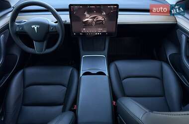 Седан Tesla Model 3 2022 в Ровно