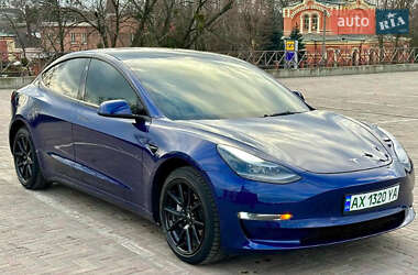 Седан Tesla Model 3 2022 в 