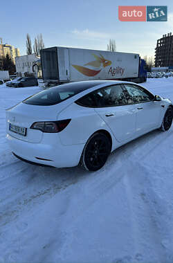Седан Tesla Model 3 2023 в Києві