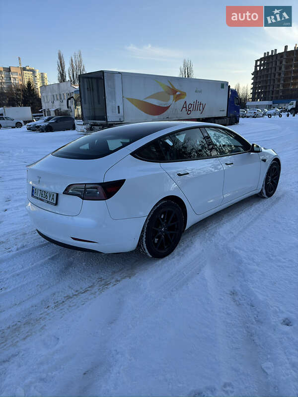 Tesla Model 3 2023