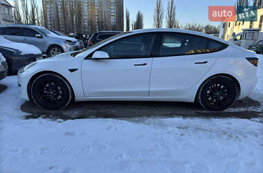 Седан Tesla Model 3 2023 в Киеве