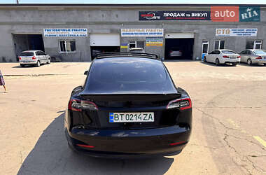 Седан Tesla Model 3 2018 в Львові