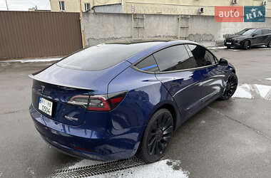 Седан Tesla Model 3 2022 в Киеве