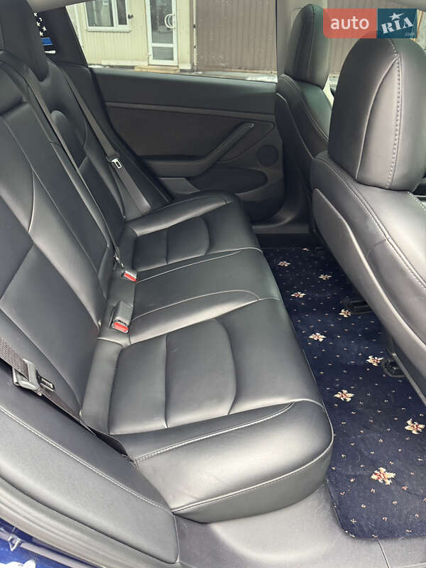 Седан Tesla Model 3 2022 в Киеве