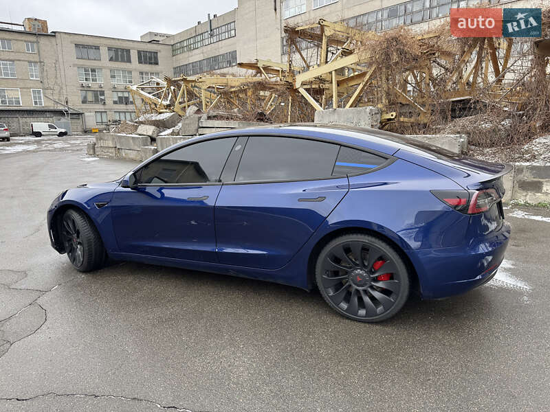 Седан Tesla Model 3 2022 в Киеве