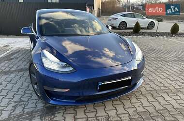 Седан Tesla Model 3 2020 в Львове