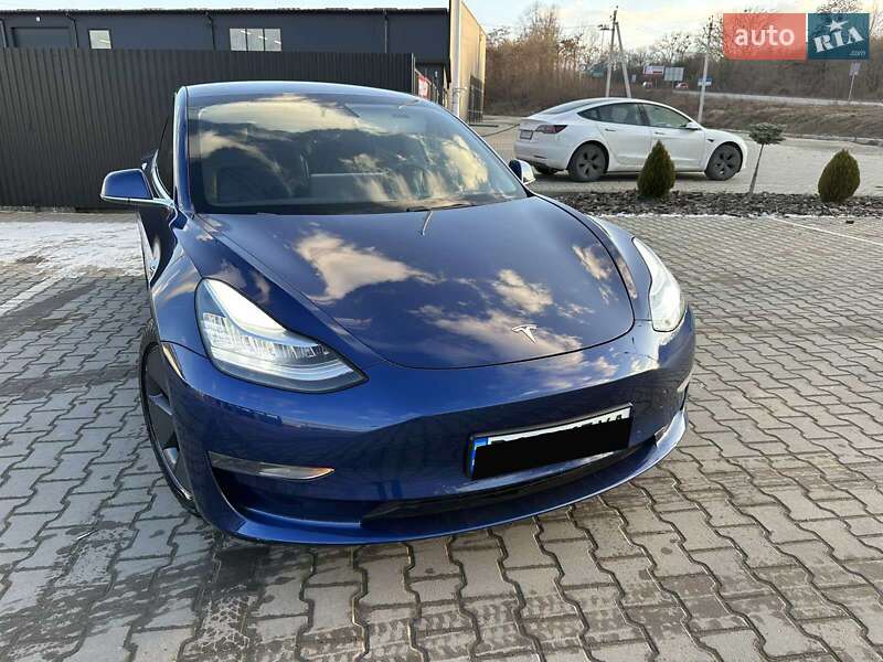 Седан Tesla Model 3 2020 в Львові