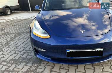 Седан Tesla Model 3 2020 в Львове