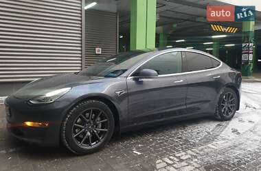 Седан Tesla Model 3 2019 в Киеве