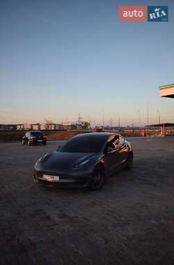 Седан Tesla Model 3 2021 в Києві