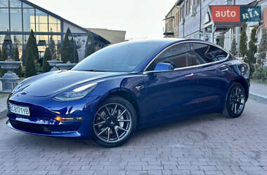 Седан Tesla Model 3 2020 в Стрию