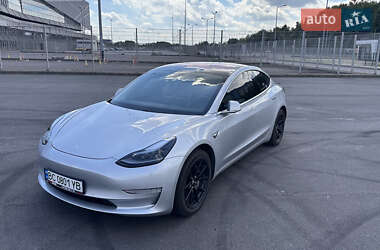 Седан Tesla Model 3 2017 в Львове