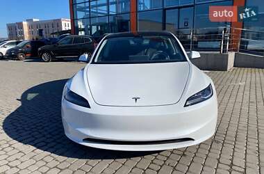 Седан Tesla Model 3 2024 в 