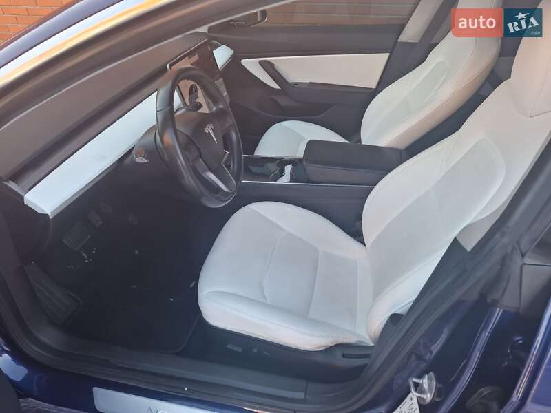 Седан Tesla Model 3 2019 в Полтаві