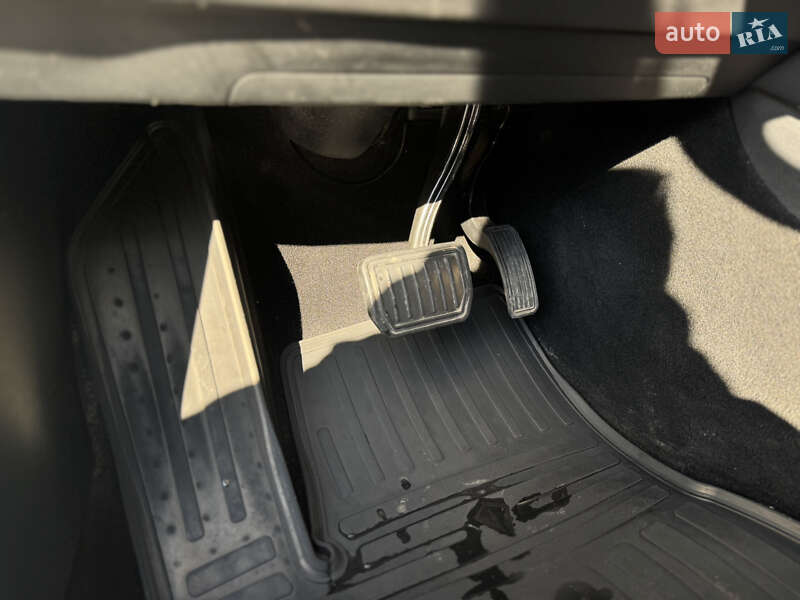 Седан Tesla Model 3 2018 в Киеве