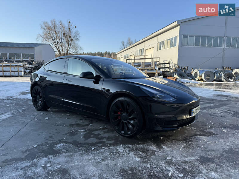 Седан Tesla Model 3 2022 в Броварах