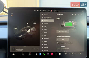Седан Tesla Model 3 2022 в Броварах