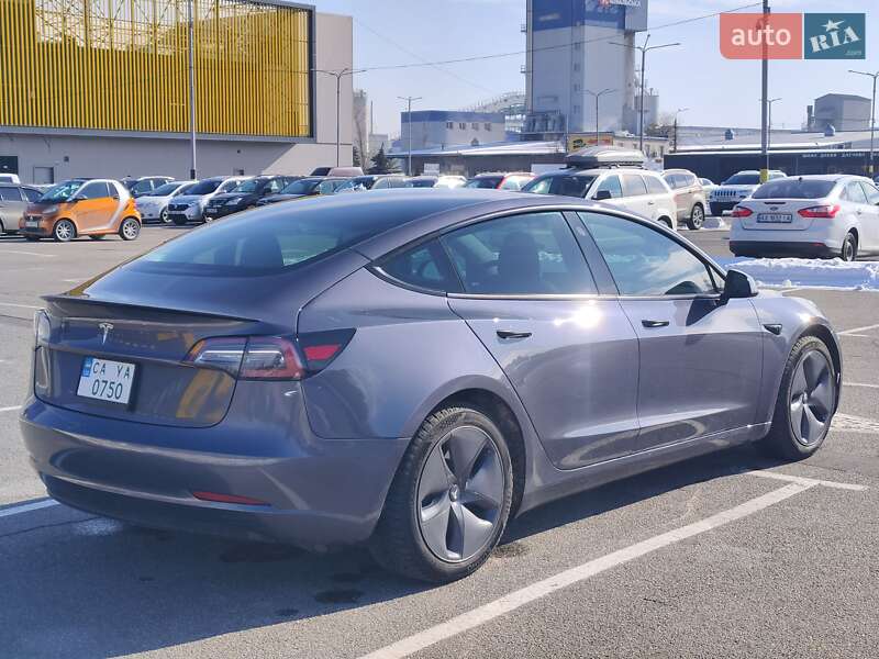 Седан Tesla Model 3 2023 в Киеве
