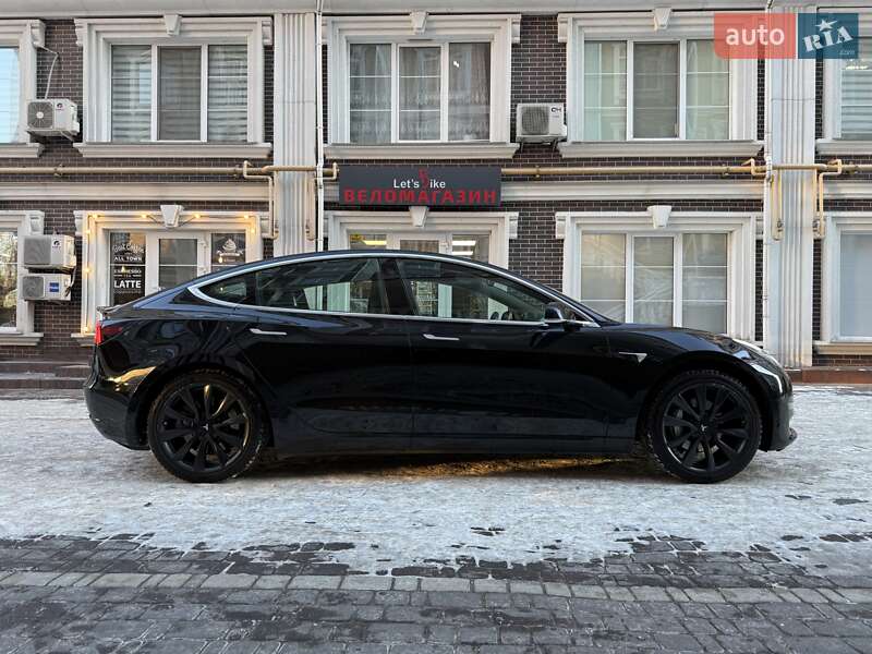 Седан Tesla Model 3 2019 в Киеве