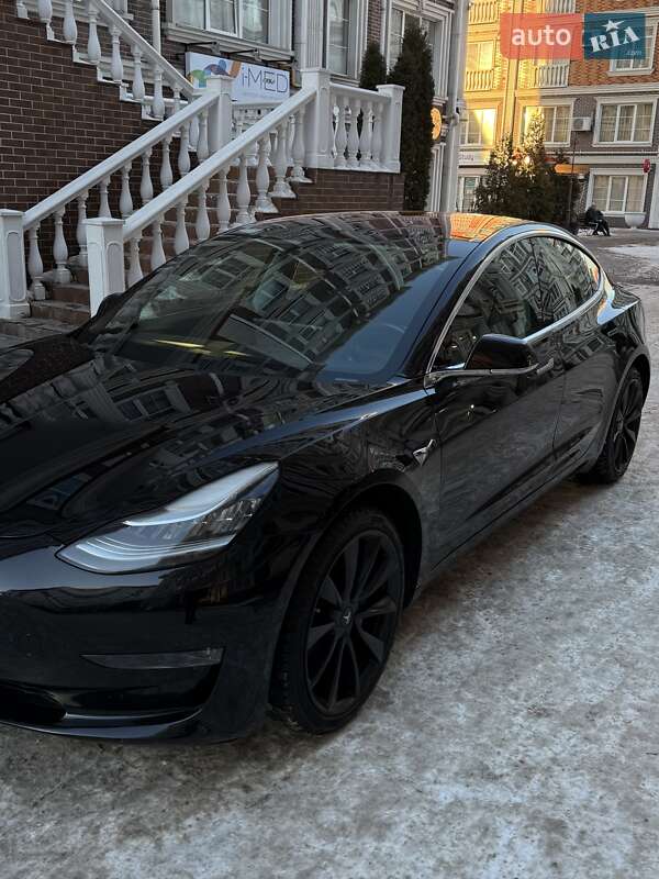 Седан Tesla Model 3 2019 в Киеве