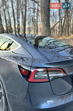 Седан Tesla Model 3 2019 в 
