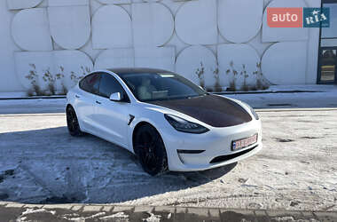 Седан Tesla Model 3 2020 в Луцке