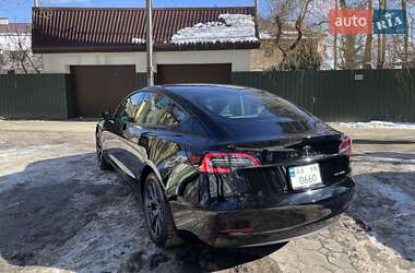 Седан Tesla Model 3 2021 в Києві