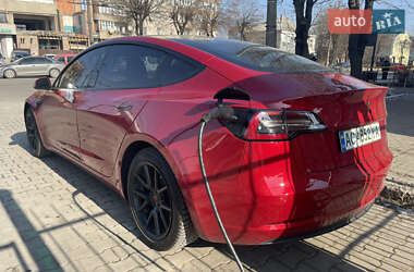 Седан Tesla Model 3 2021 в 