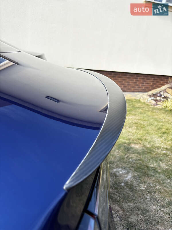 Седан Tesla Model 3 2023 в Львові