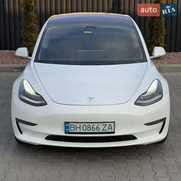 Седан Tesla Model 3 2018 в Одесі
