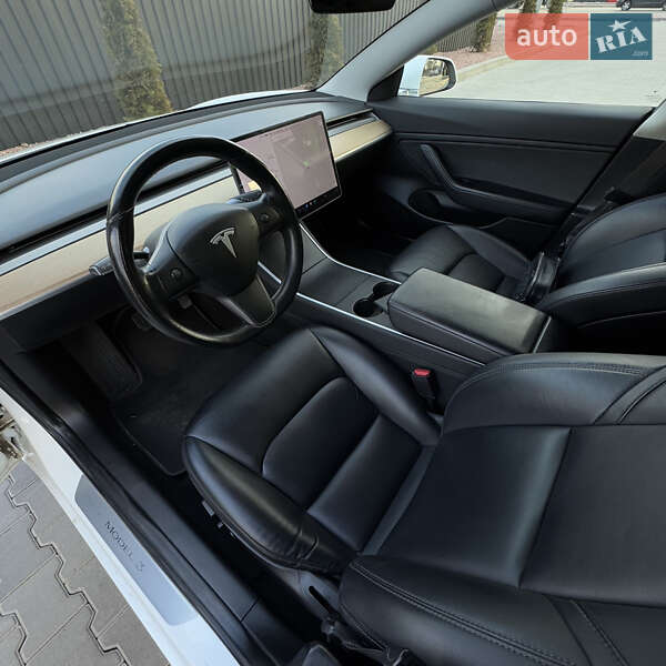 Седан Tesla Model 3 2018 в Одесі