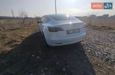 Седан Tesla Model 3 2023 в 