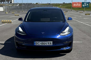 Седан Tesla Model 3 2019 в 
