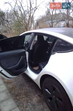 Седан Tesla Model 3 2023 в Киеве
