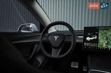 Седан Tesla Model 3 2021 в 
