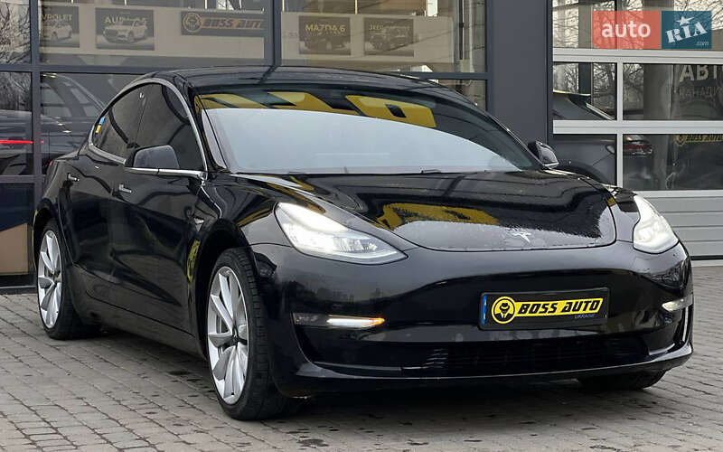 Седан Tesla Model 3 2019 в Ивано-Франковске